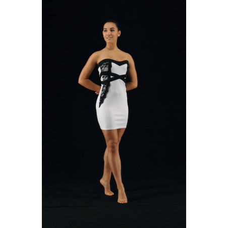 GR19A - Robe moulante blanche à dentelle noire