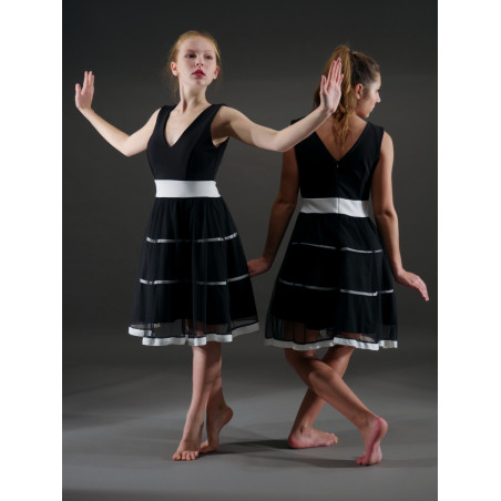 GR25A - Robe noire et blanche